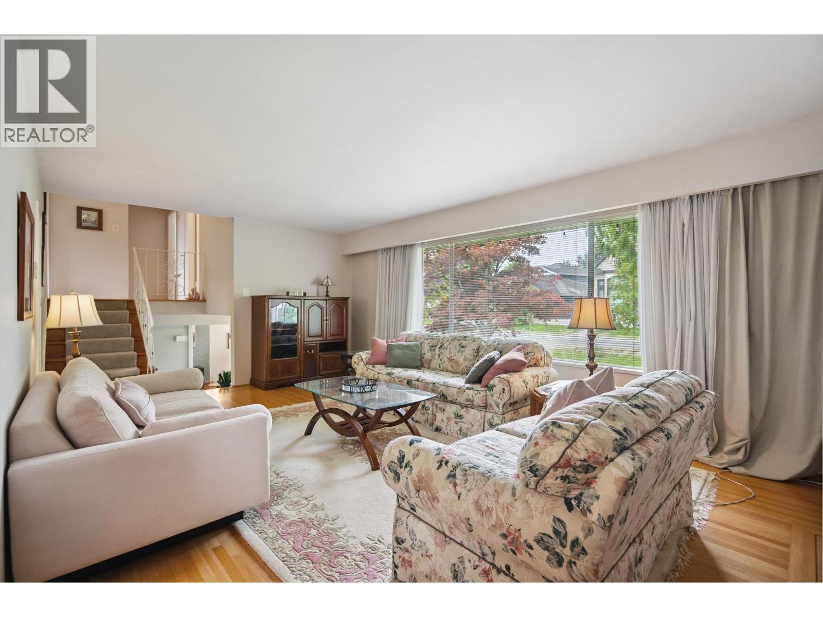 10699 DENNIS Crescent, Richmond