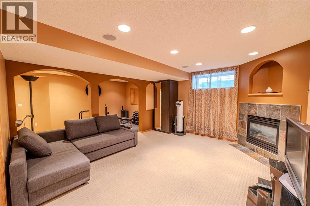 Single Family House for Sale in  Somerglen Common SW Somerset Calgary 