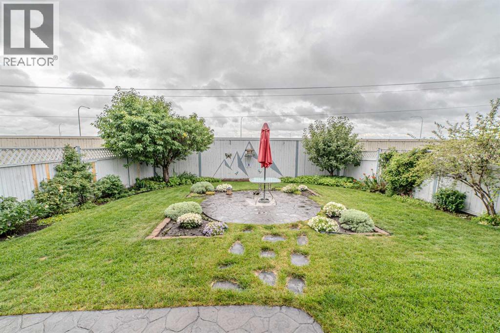 Single Family House for Sale in  Somerglen Common SW Somerset Calgary 