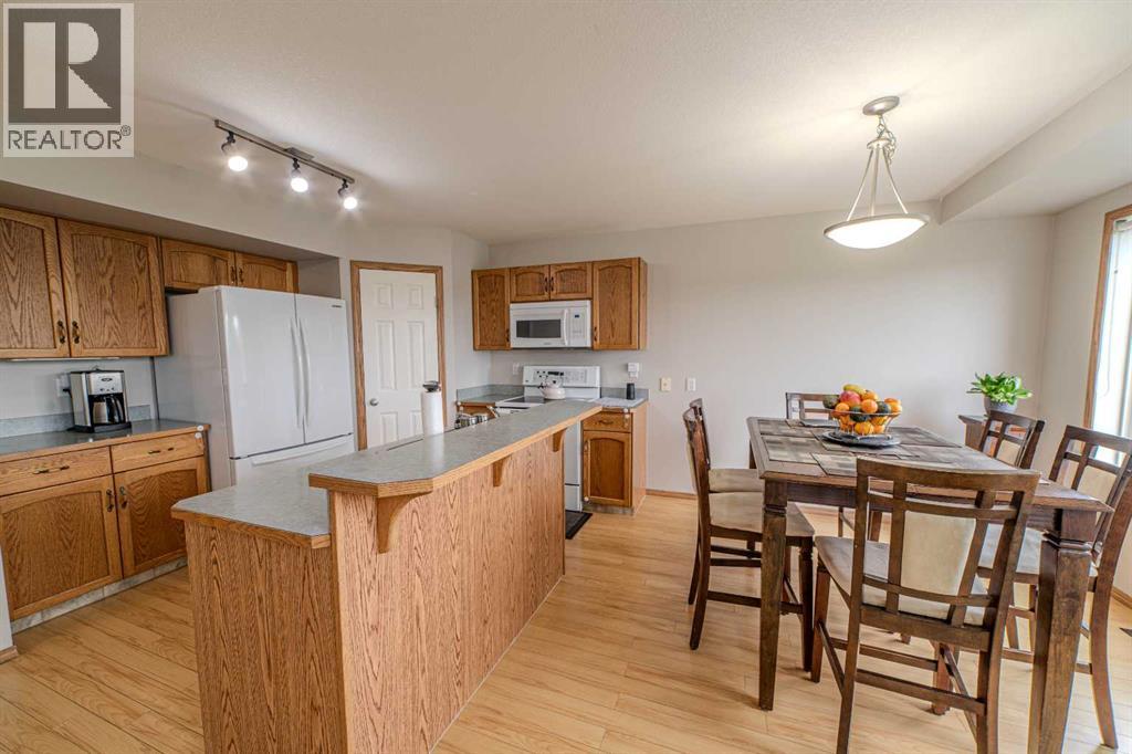 Single Family House for Sale in  Somerglen Common SW Somerset Calgary 