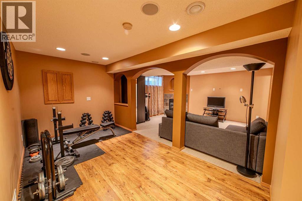 Single Family House for Sale in  Somerglen Common SW Somerset Calgary 