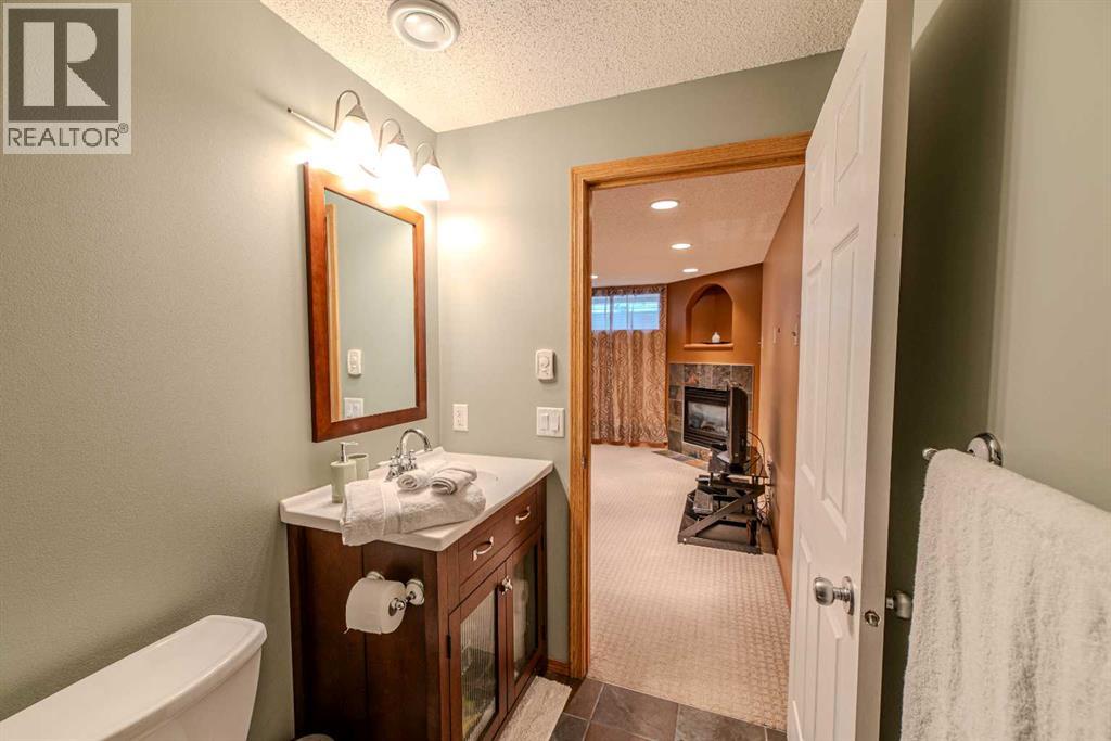 Single Family House for Sale in  Somerglen Common SW Somerset Calgary 