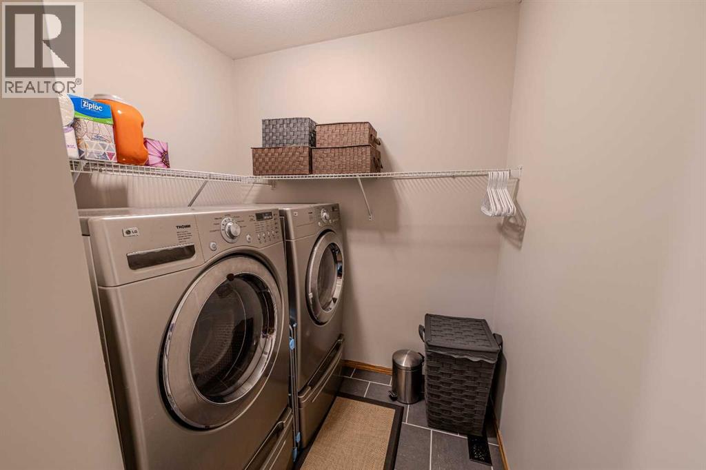 Single Family House for Sale in  Somerglen Common SW Somerset Calgary 