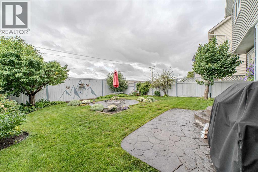 Single Family House for Sale in  Somerglen Common SW Somerset Calgary 