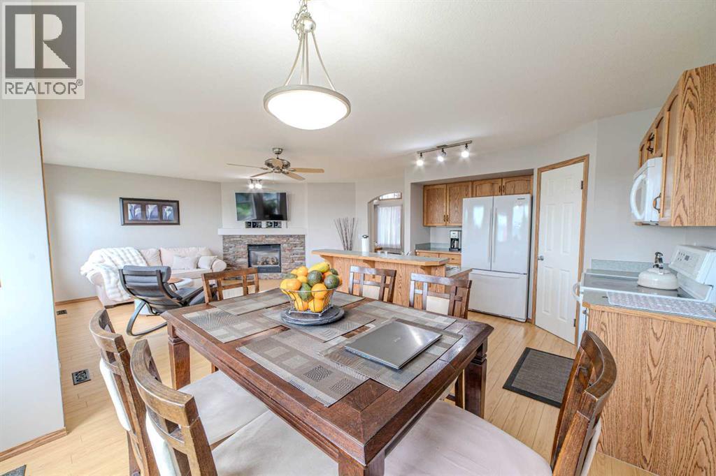 Single Family House for Sale in  Somerglen Common SW Somerset Calgary 