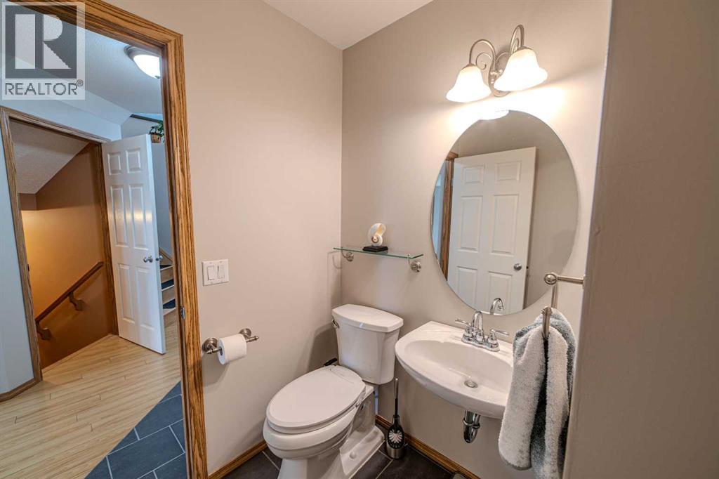 Single Family House for Sale in  Somerglen Common SW Somerset Calgary 