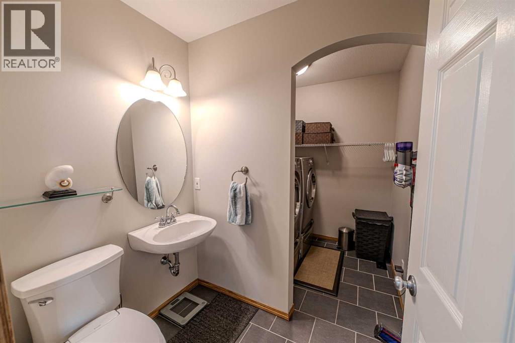 Single Family House for Sale in  Somerglen Common SW Somerset Calgary 