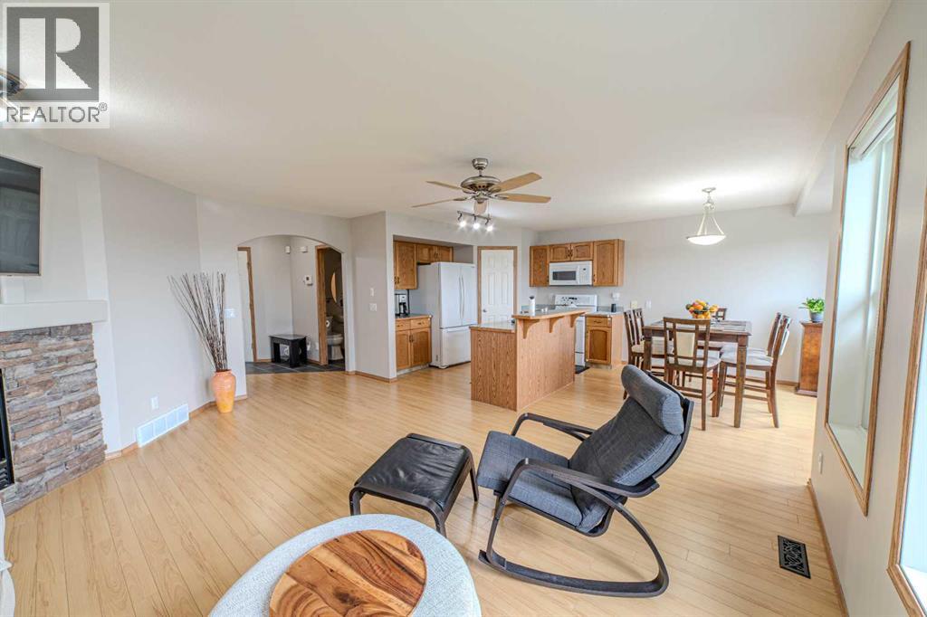 Single Family House for Sale in  Somerglen Common SW Somerset Calgary 