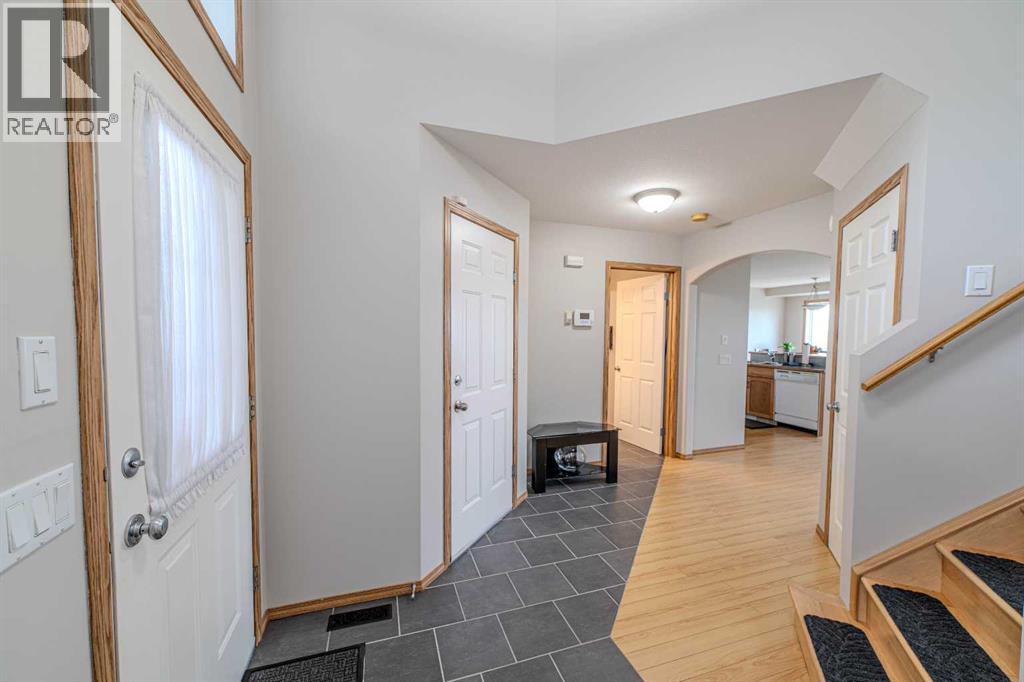 Single Family House for Sale in  Somerglen Common SW Somerset Calgary 