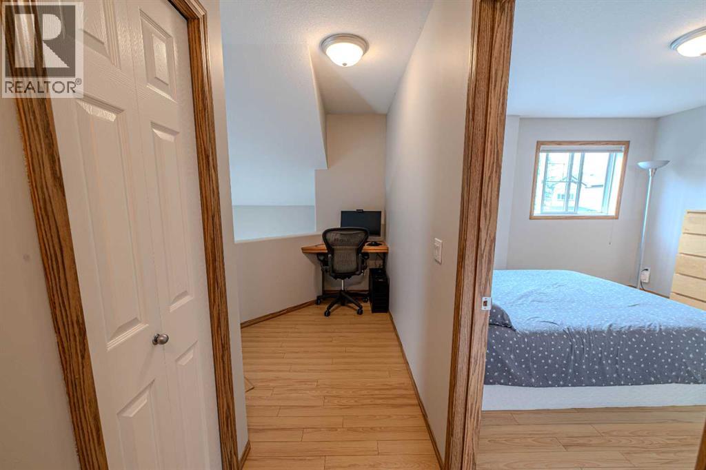 Single Family House for Sale in  Somerglen Common SW Somerset Calgary 