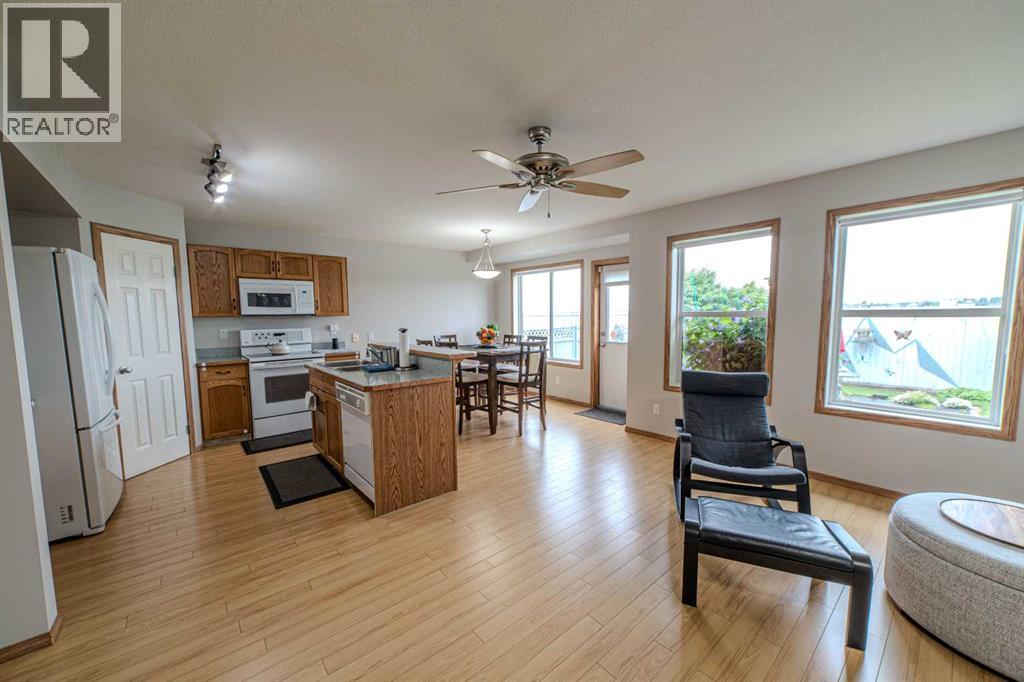 Single Family House for Sale in  Somerglen Common SW Somerset Calgary 