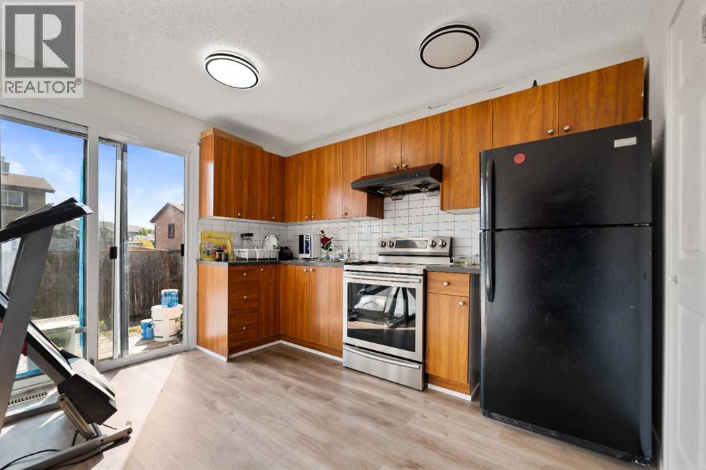 Single Family House for Sale in  Pinecliff Close NE Pineridge Calgary 