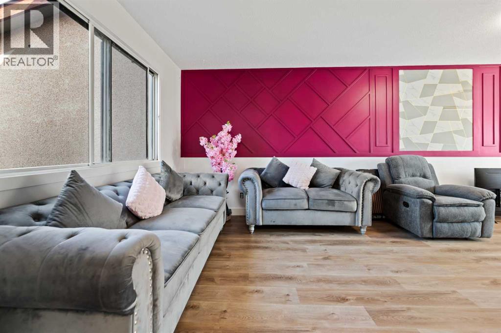 Single Family House for Sale in  Pinecliff Close NE Pineridge Calgary 