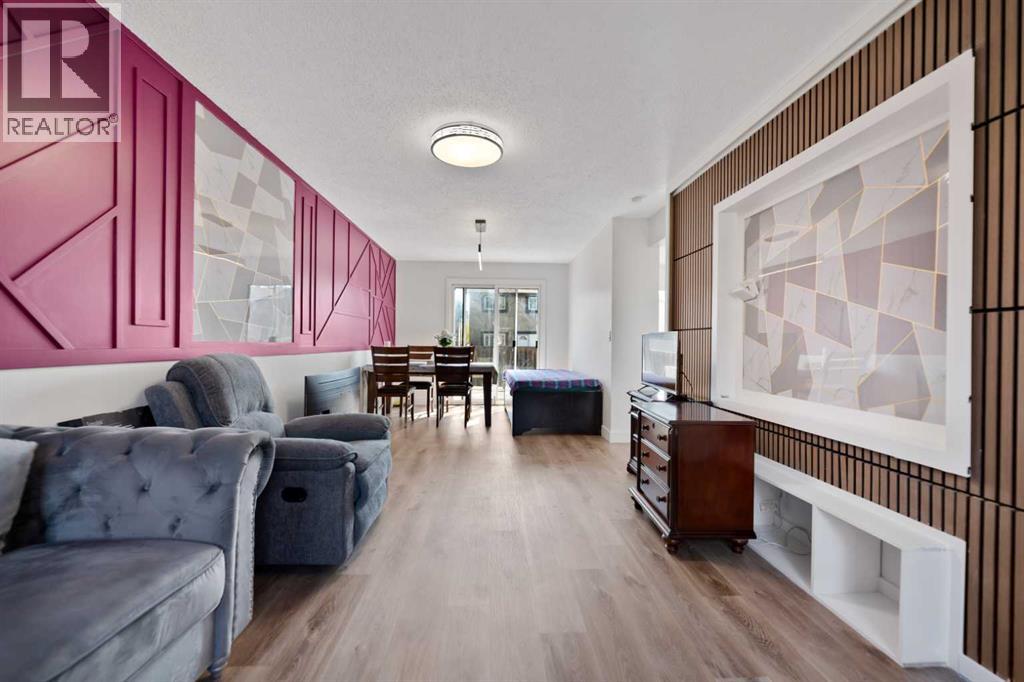 Single Family House for Sale in  Pinecliff Close NE Pineridge Calgary 