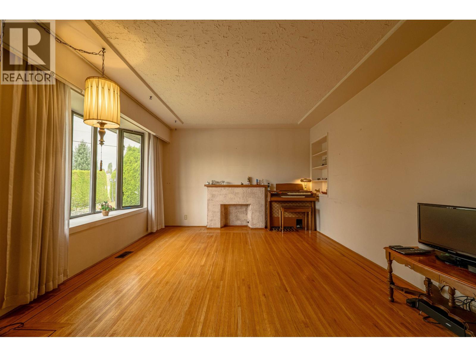 4638 ROYAL OAK AVENUE, Burnaby