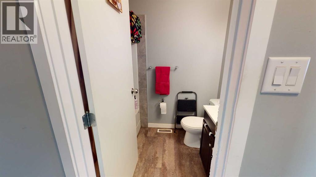 Single Family House Bi-level for Sale in  Ogden Road SE Ogden Calgary 