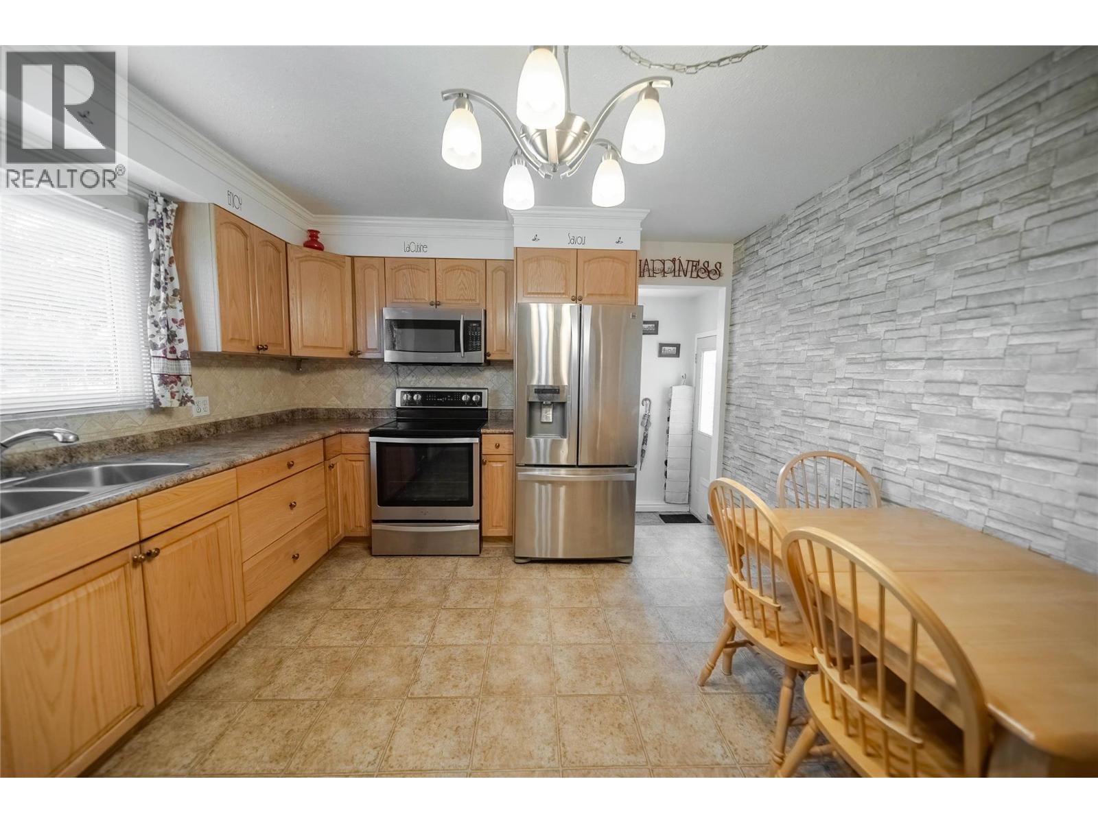 317 9th Street S, Cranbrook