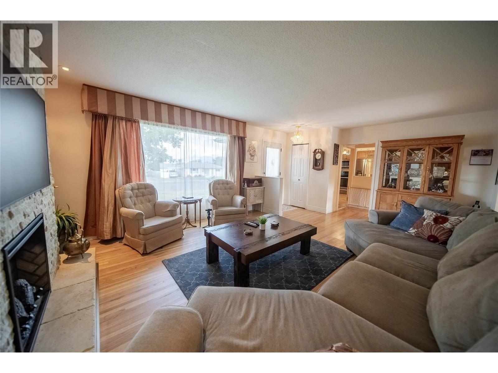 317 9th Street S, Cranbrook