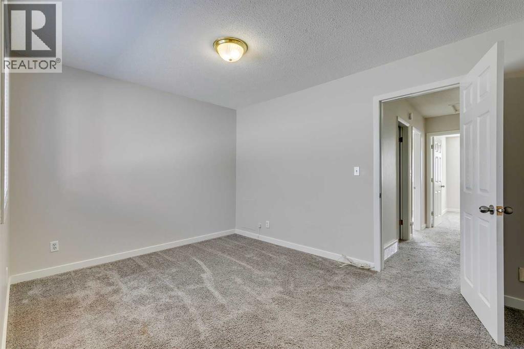 Single Family House for Sale in    Avenue SE Acadia Calgary 