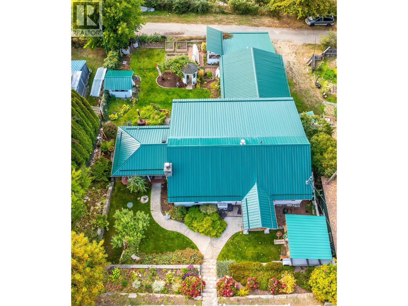 1529 RUSSEL AVENUE - 26