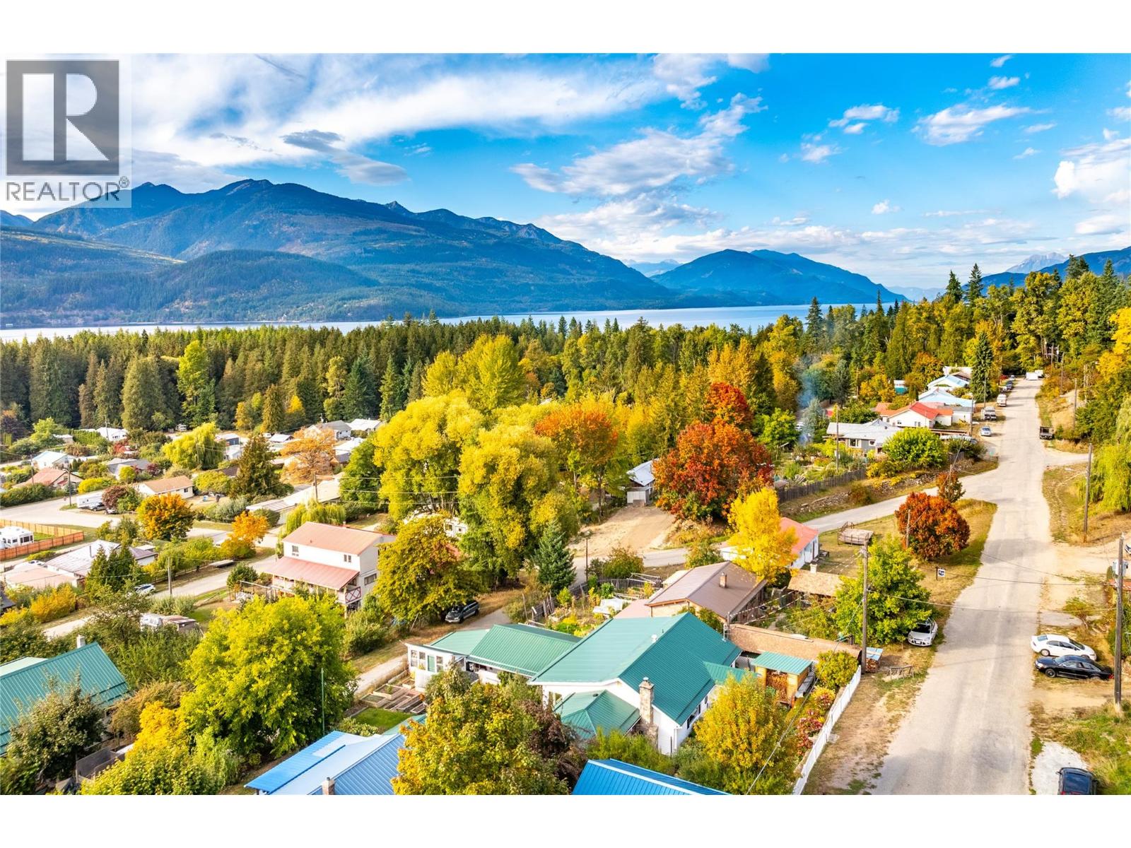 1529 RUSSEL AVENUE - 29