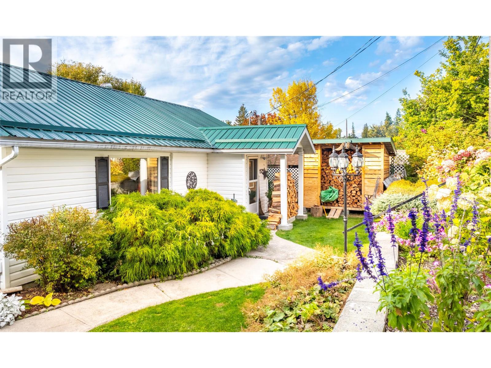 1529 RUSSEL AVENUE - 35