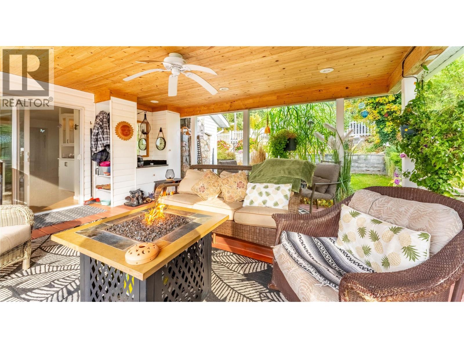 1529 RUSSEL AVENUE - 42