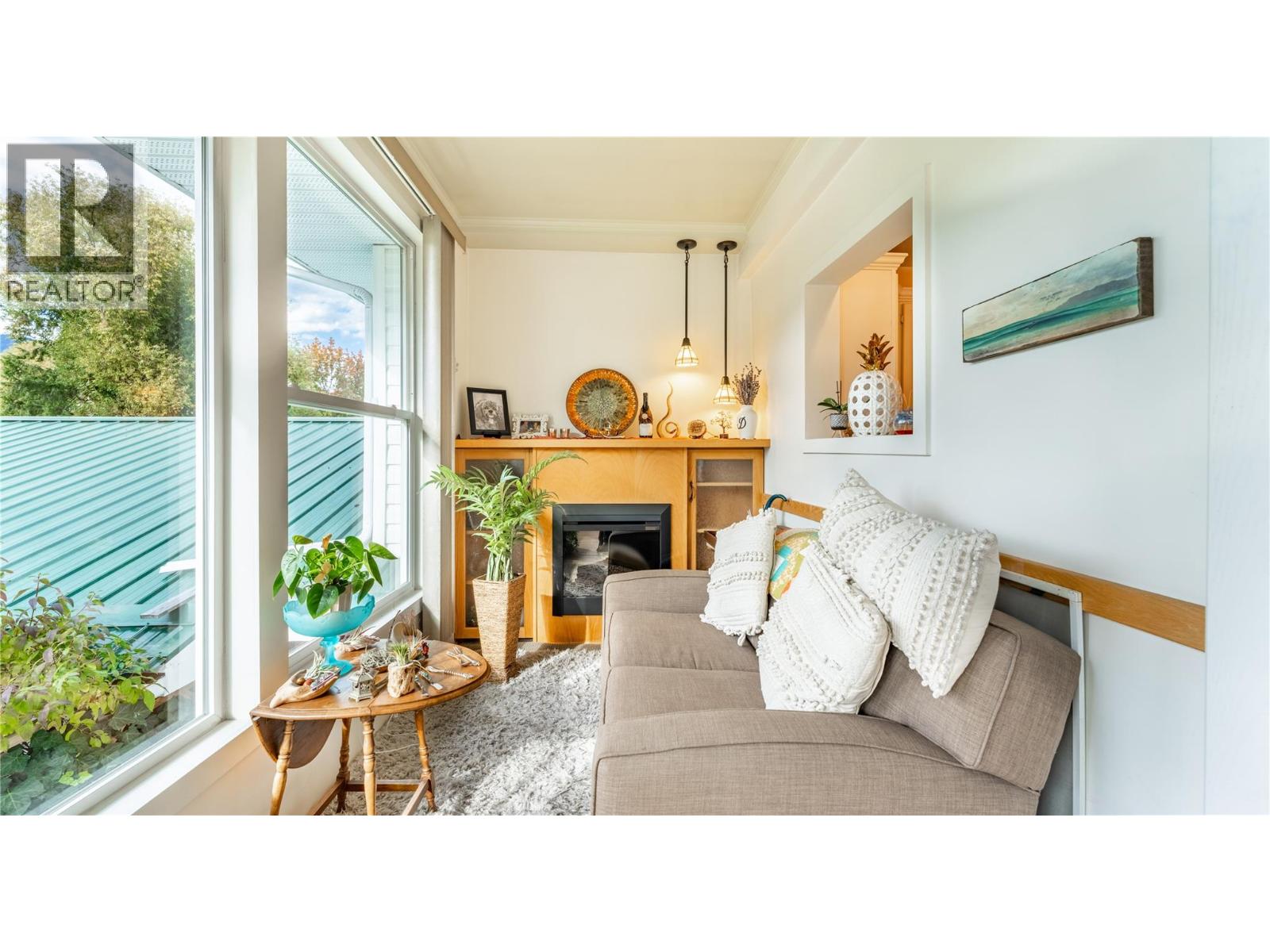 1529 RUSSEL AVENUE - 46