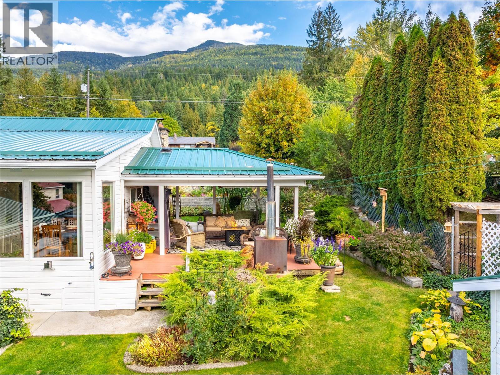 1529 RUSSEL AVENUE - 18