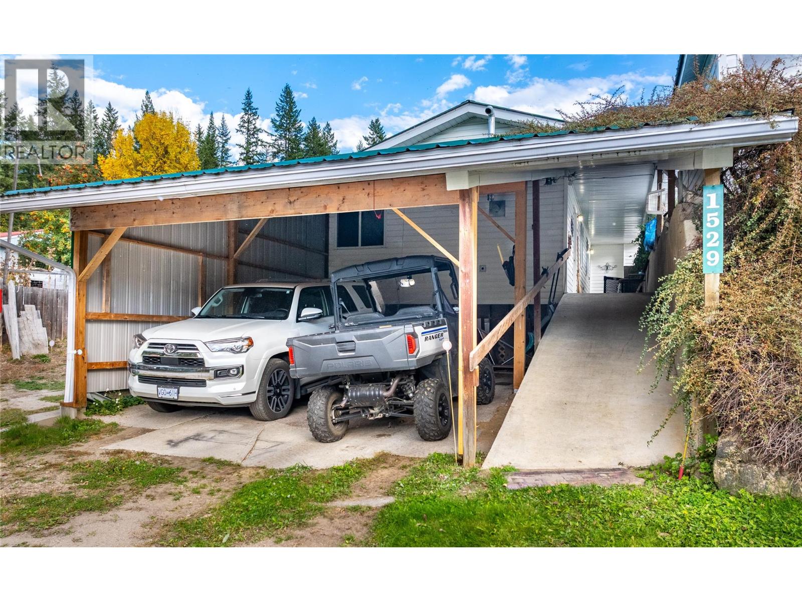 1529 RUSSEL AVENUE - 23