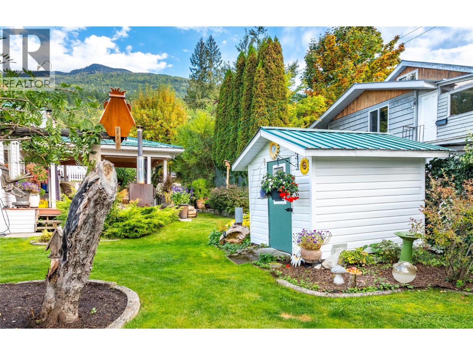 1529 RUSSEL AVENUE - 17