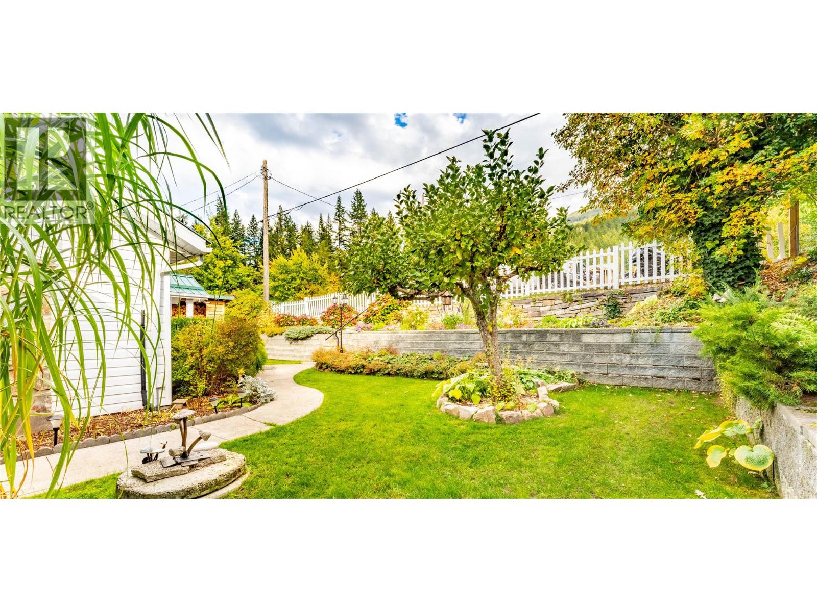 1529 RUSSEL AVENUE - 40