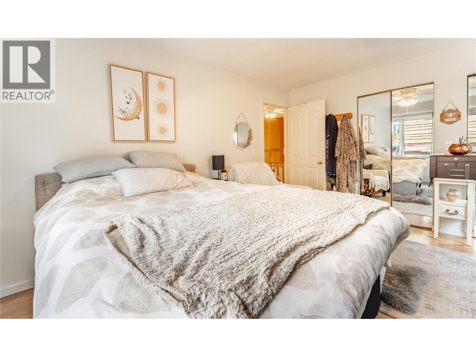 1529 RUSSEL AVENUE - 55