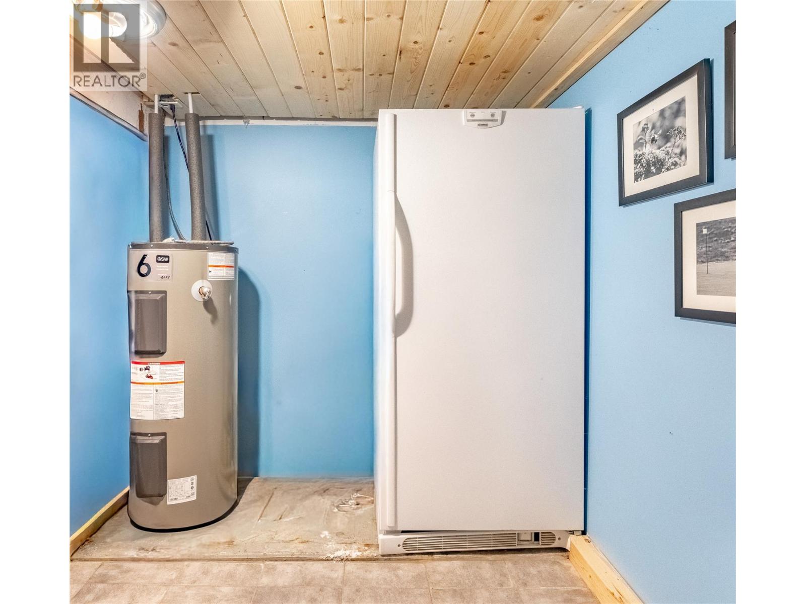 1529 RUSSEL AVENUE - 66