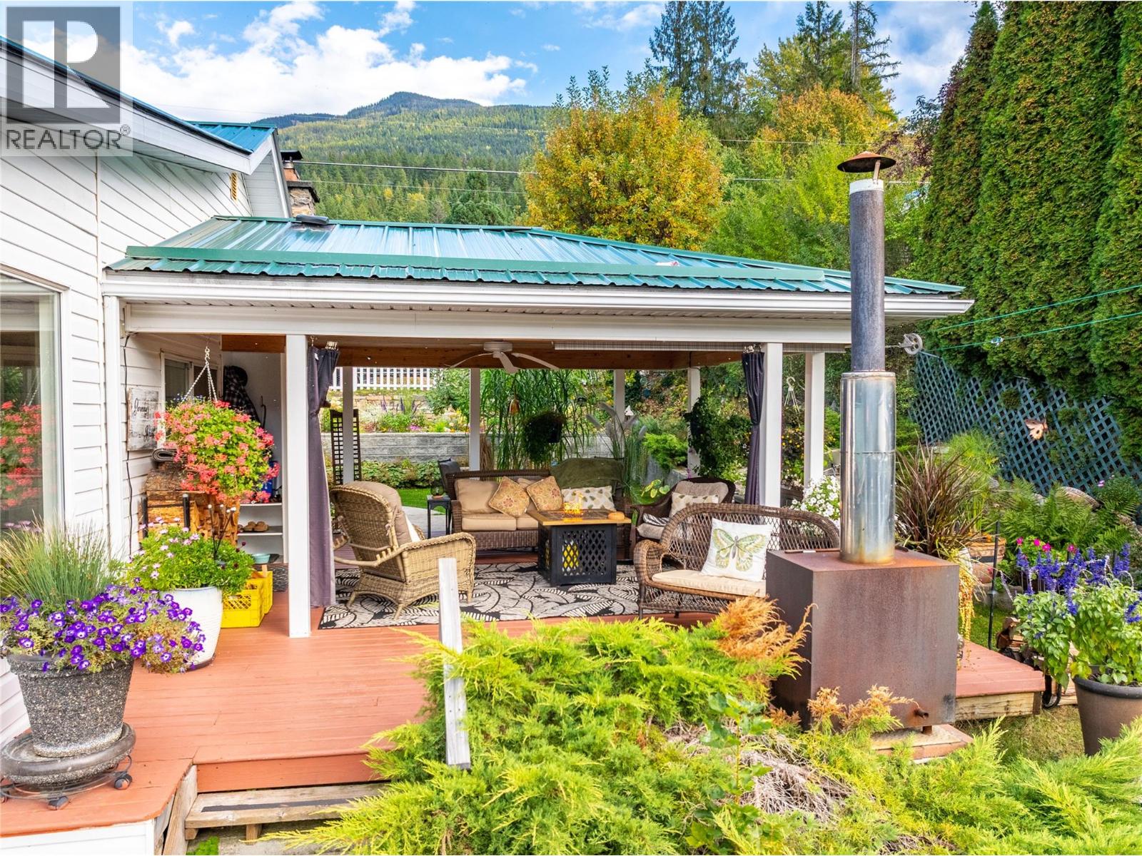 1529 RUSSEL AVENUE - 19