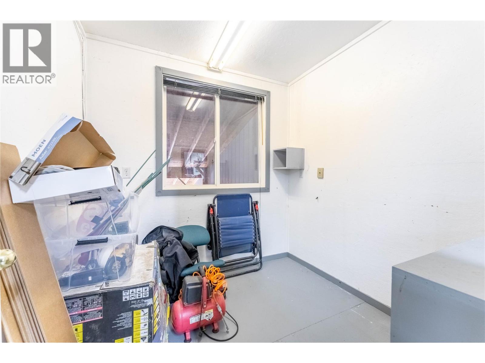 1529 RUSSEL AVENUE - 75