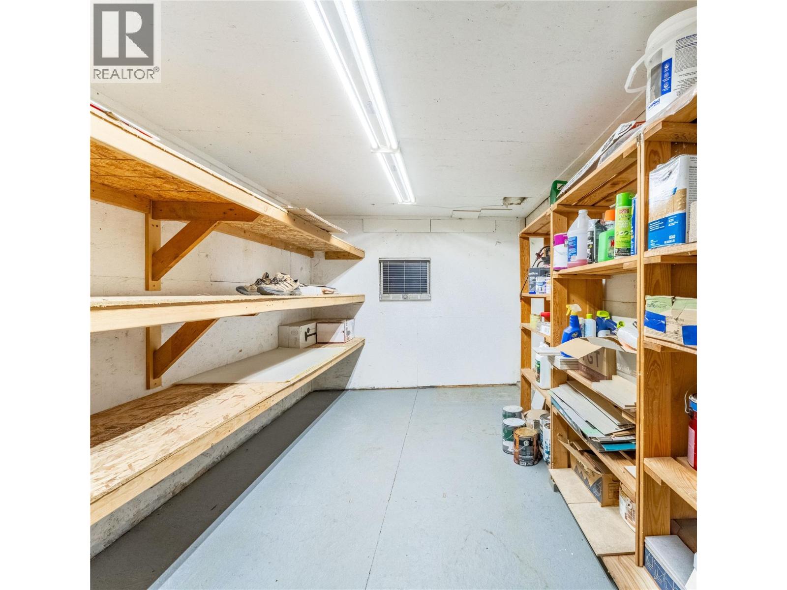 1529 RUSSEL AVENUE - 72