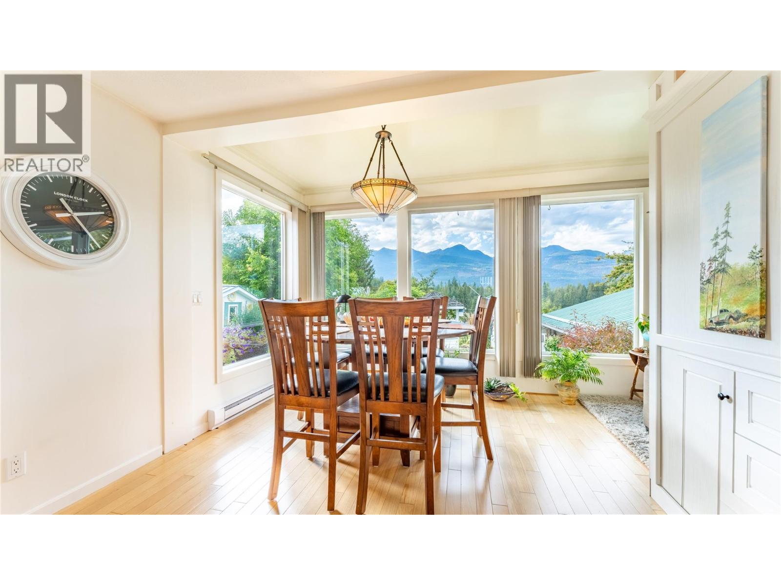 1529 RUSSEL AVENUE - 44