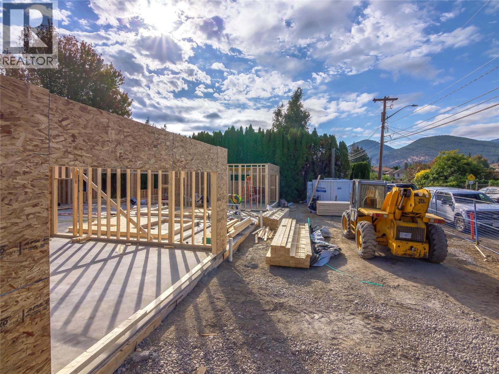 6609 Nixon Road Unit# 102, Summerland