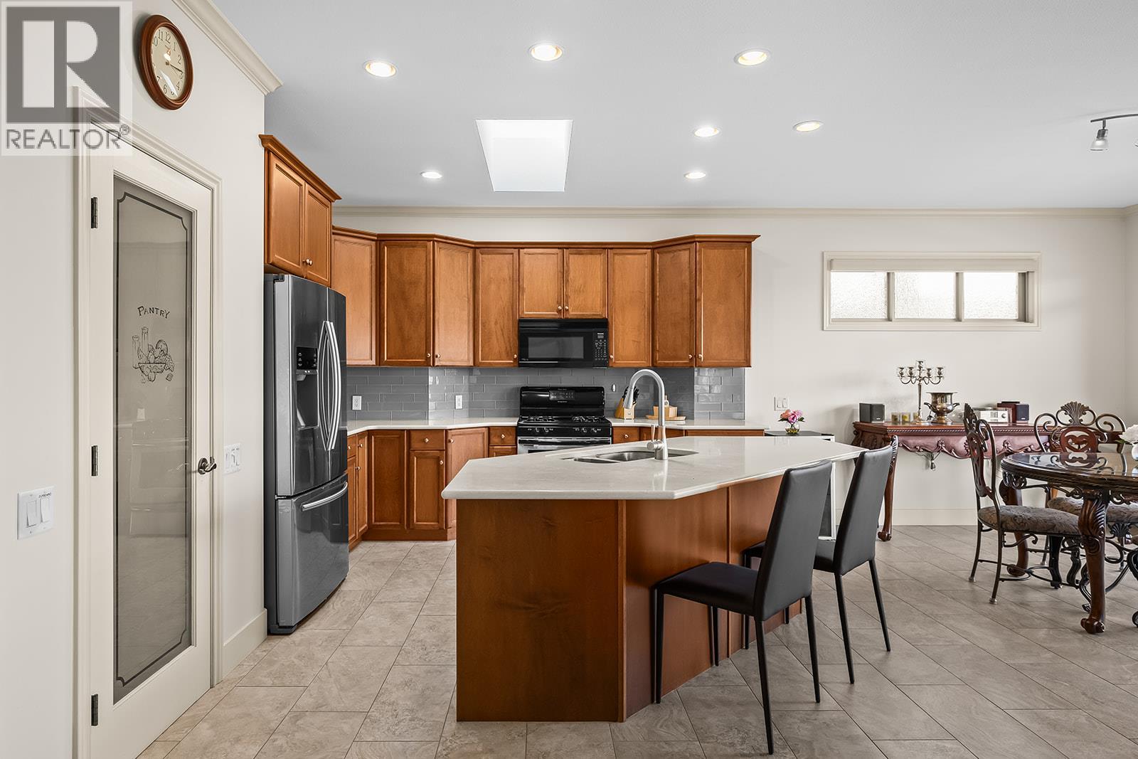  2308 Pine Vista Place, West Kelowna