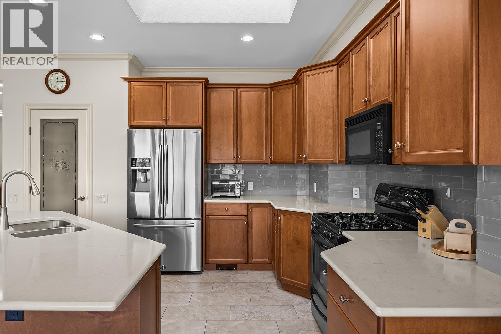  2308 Pine Vista Place, West Kelowna