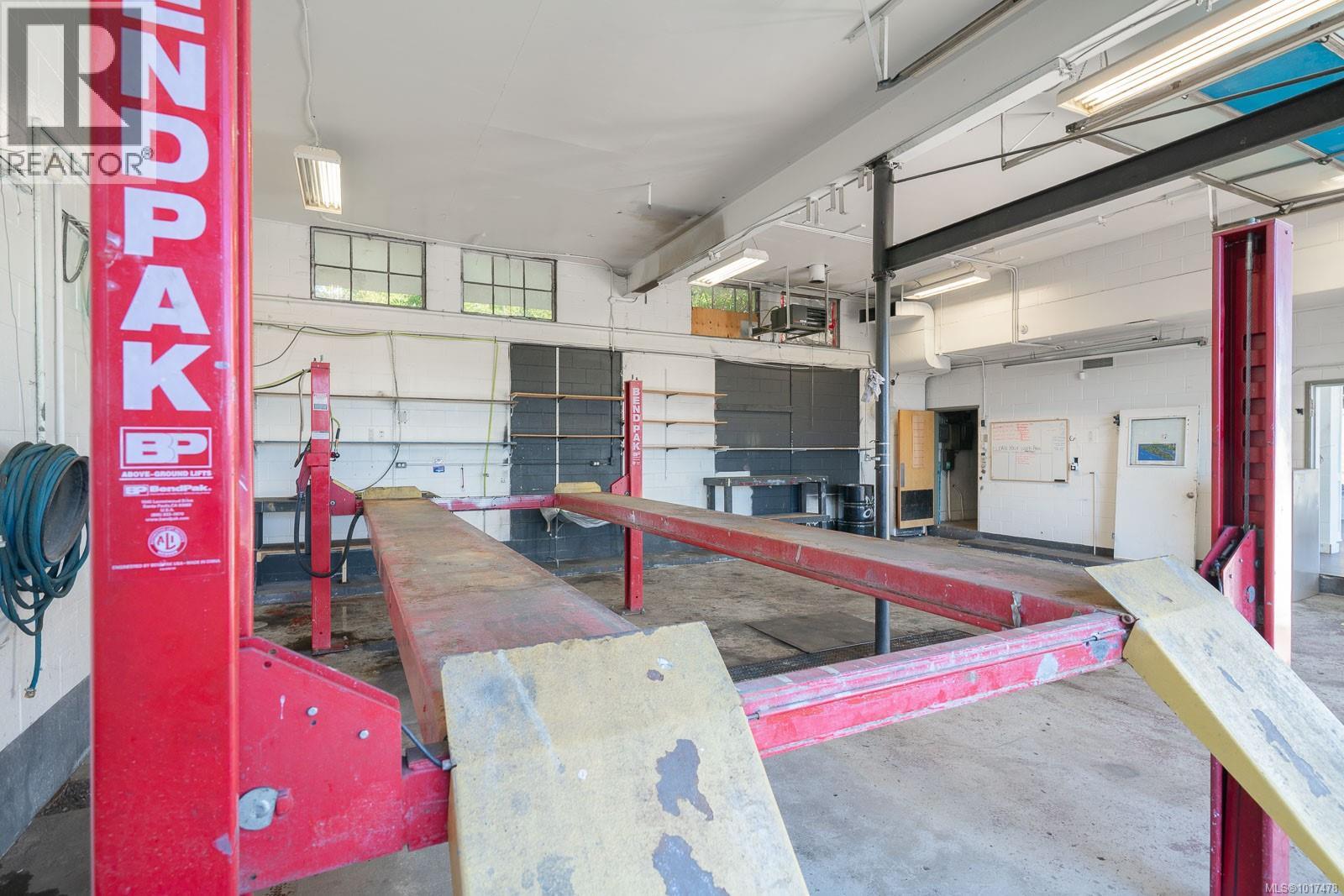 Garage/Shop