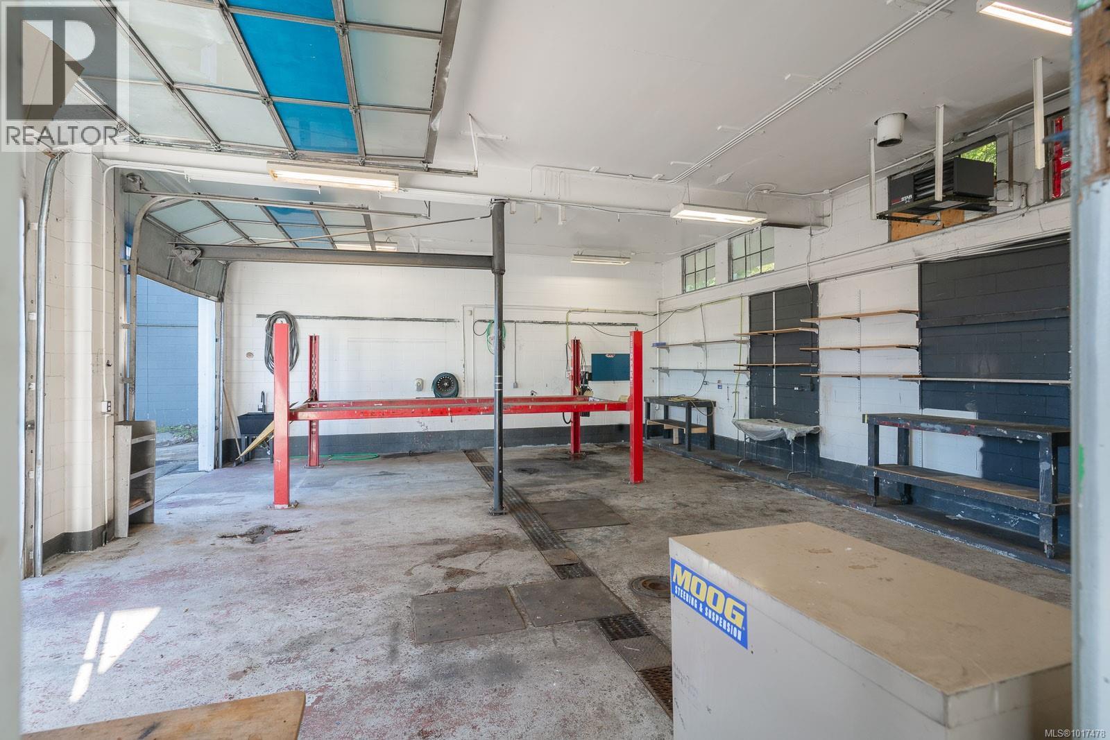 Garage/Shop