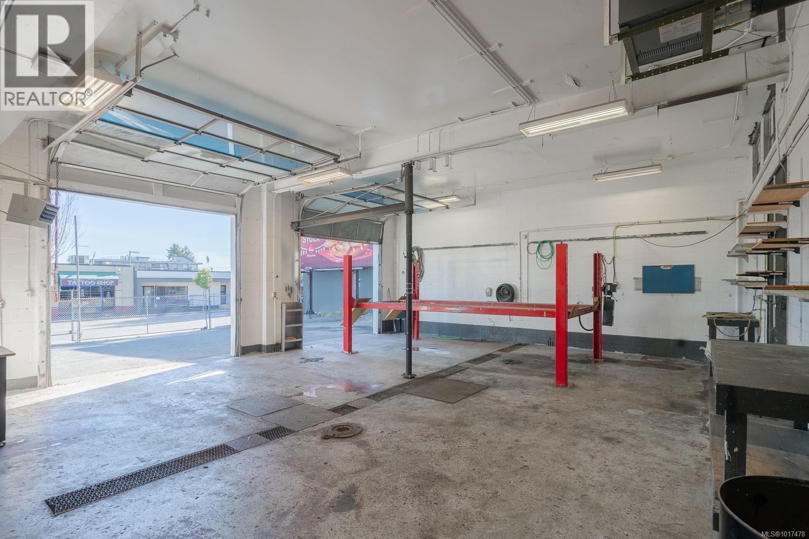 Garage/Shop