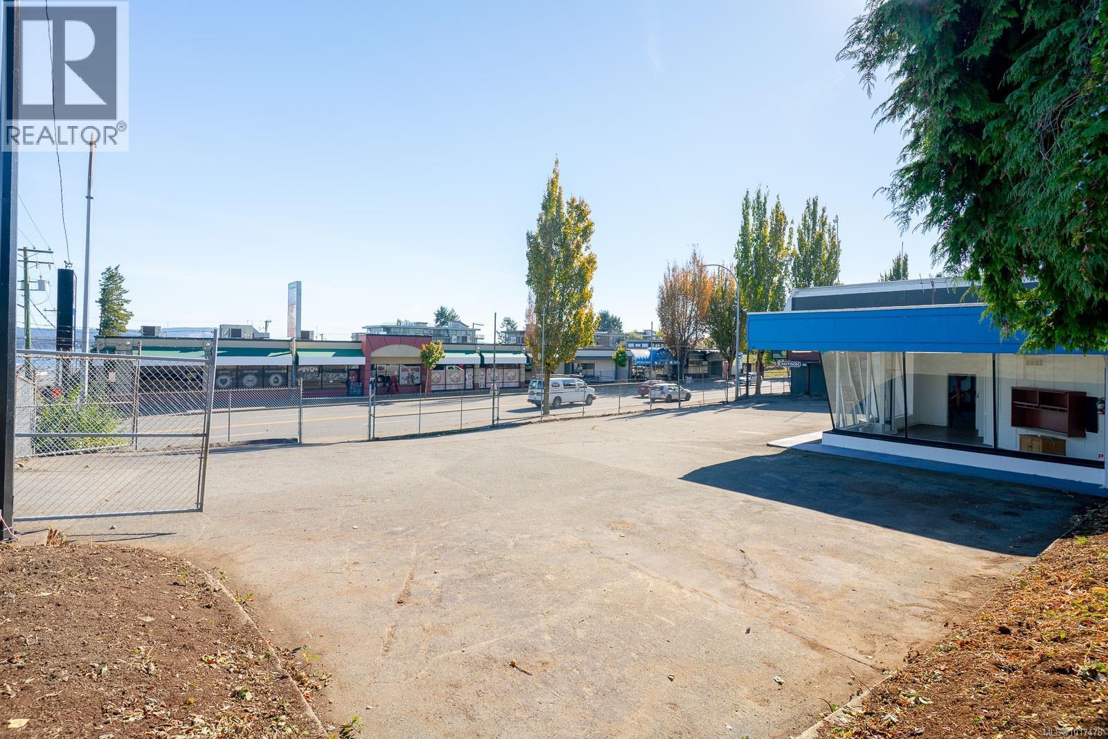 110 Nicol St — photo 30