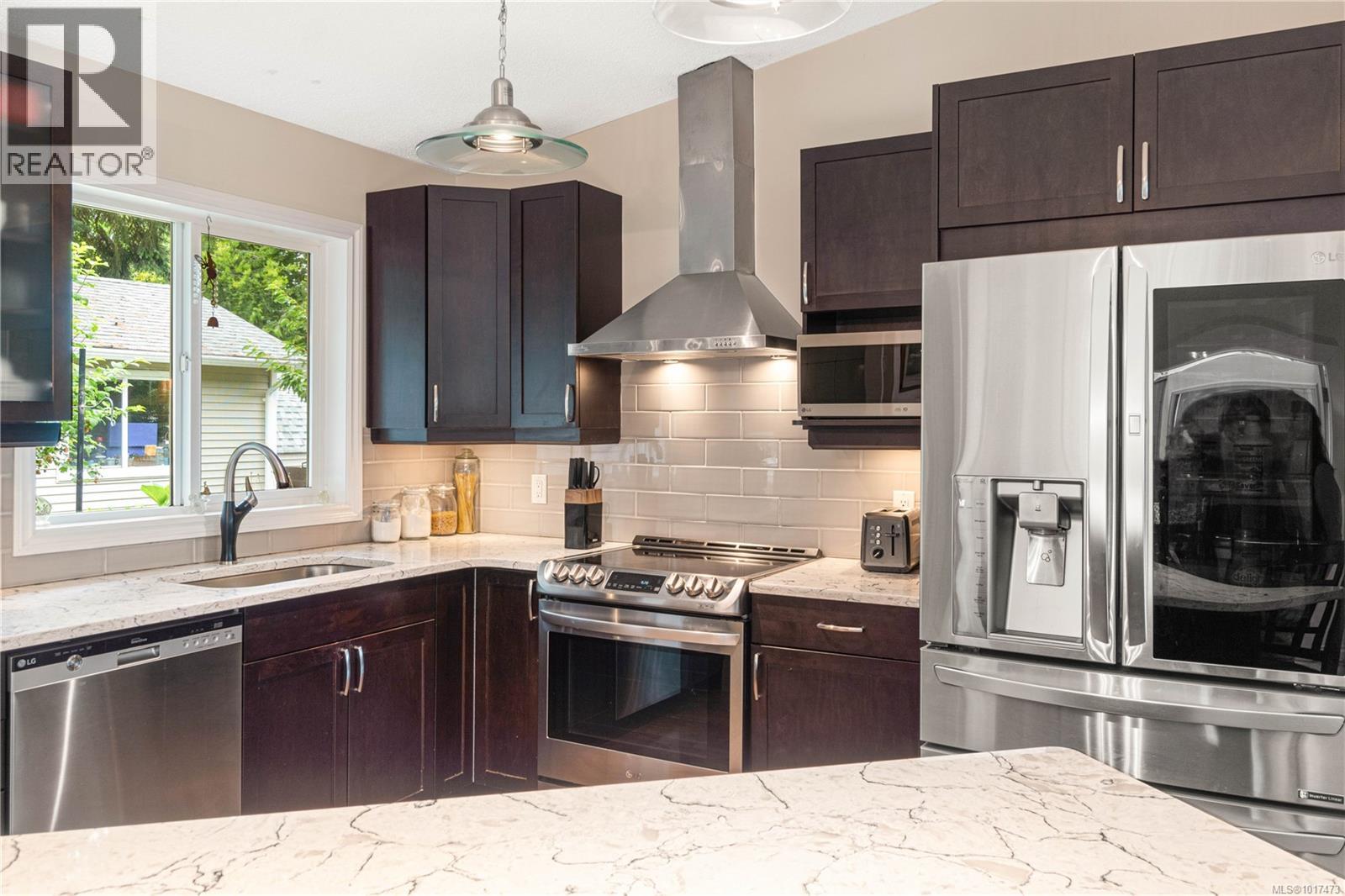 2586 Theresa Terr, Nanaimo