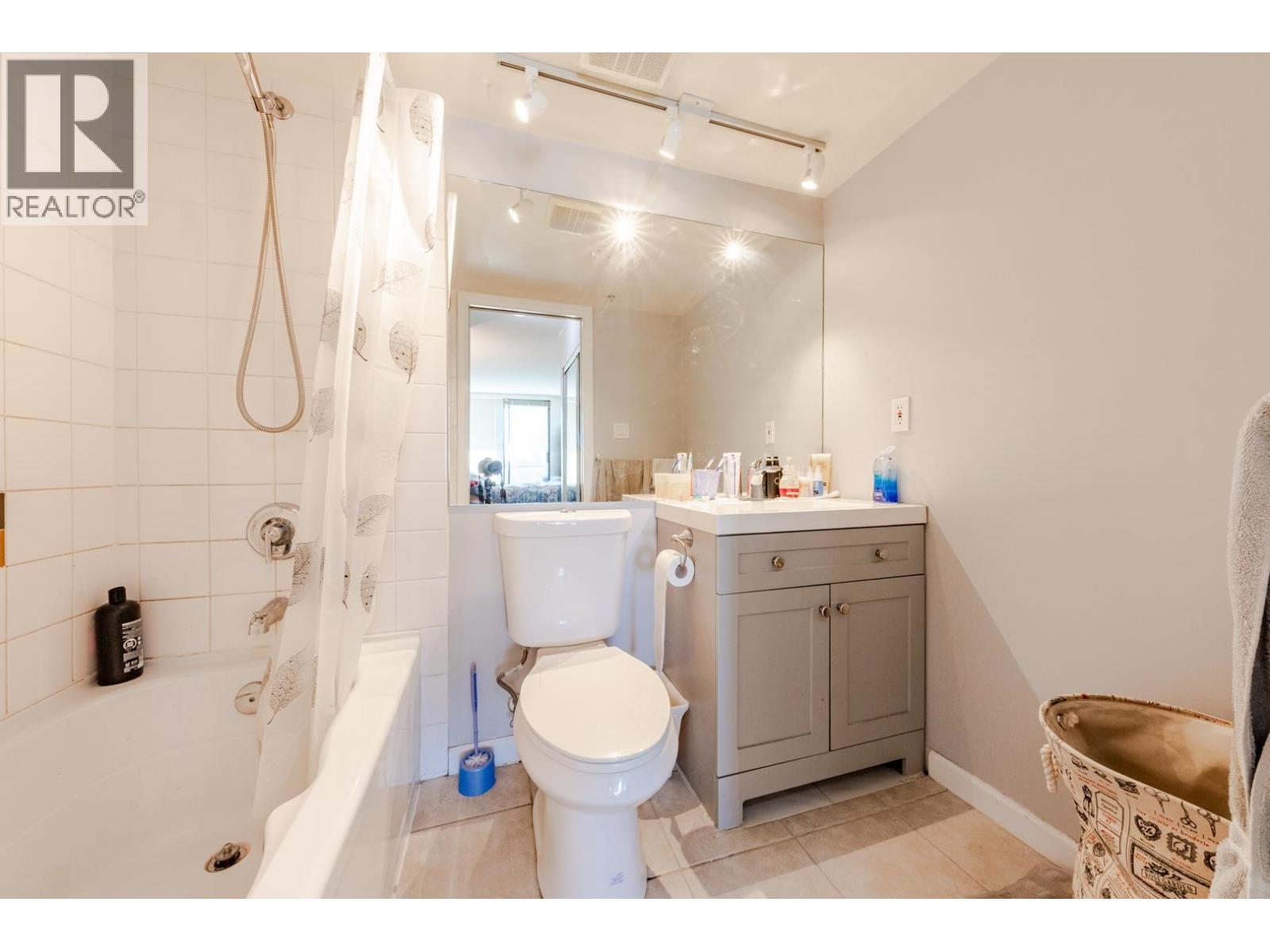 #708-8180 GRANVILLE Avenue, Richmond