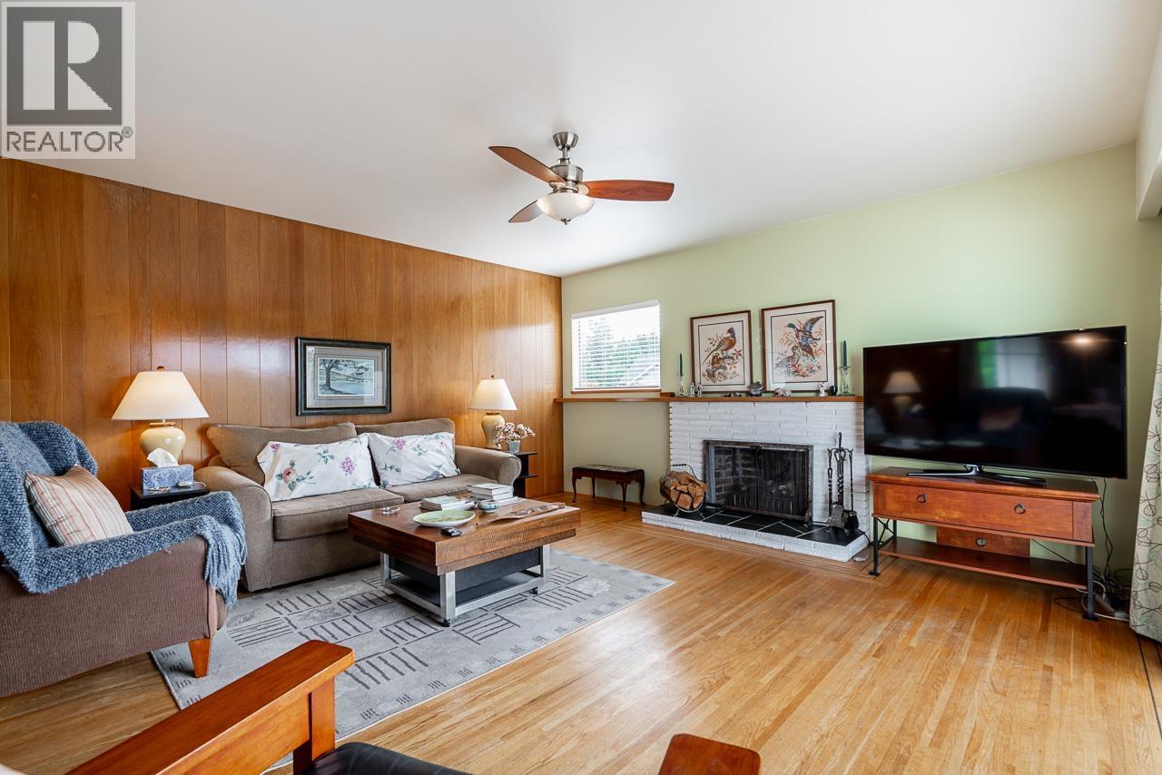 7475 COLLEEN STREET, Burnaby