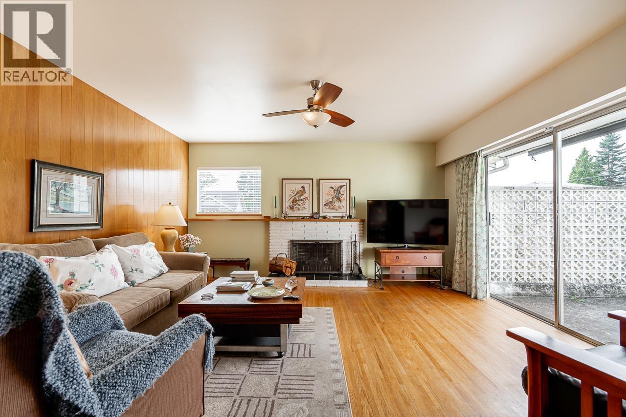 7475 COLLEEN STREET, Burnaby