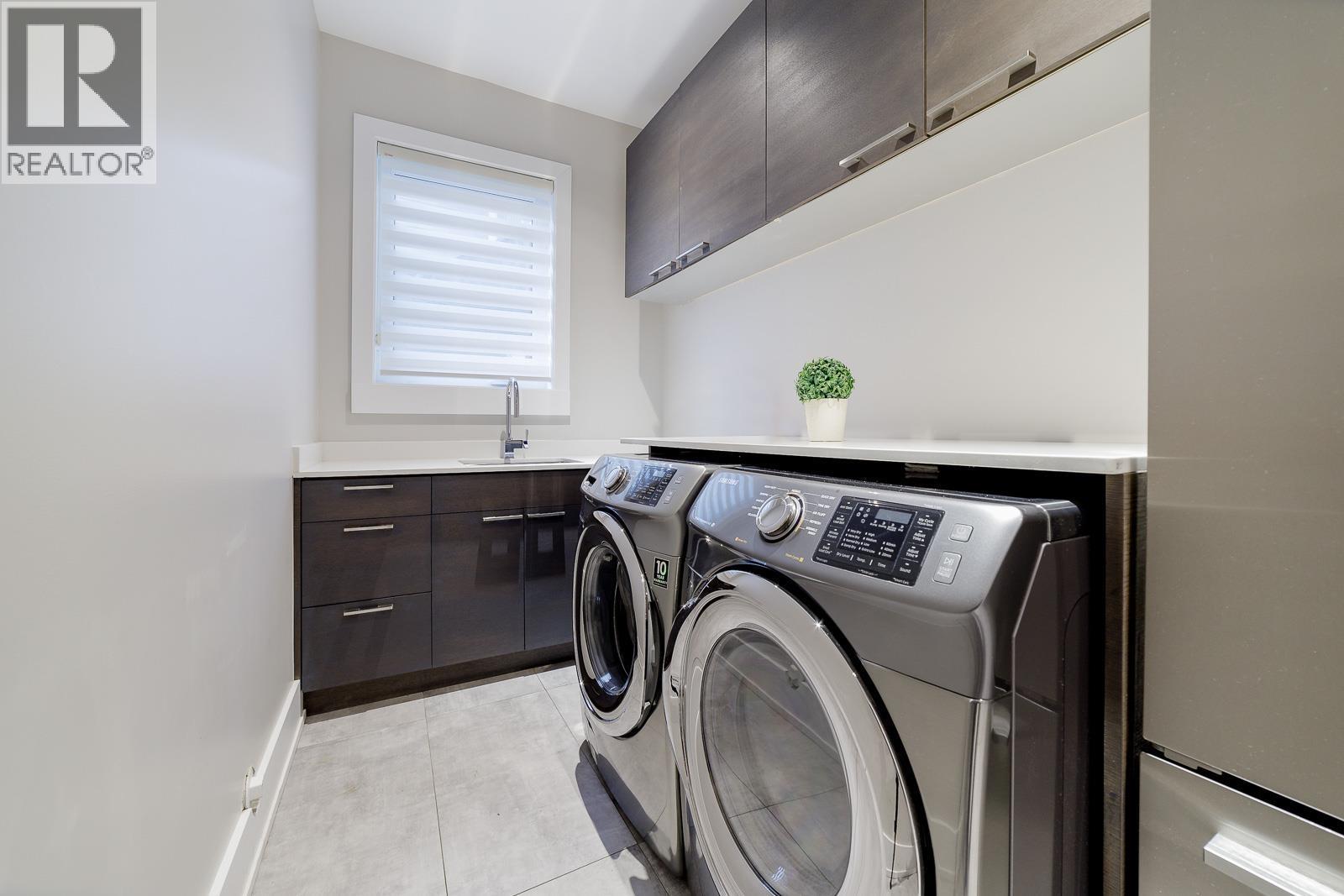 517 GRANADA CRESCENT, North Vancouver